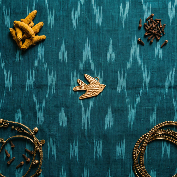 Hirondelle dorée Lynette – Objet décoratif artisanal