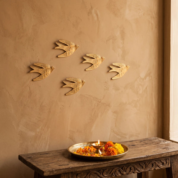 Hirondelle dorée Mavis – Objet décoratif artisanal