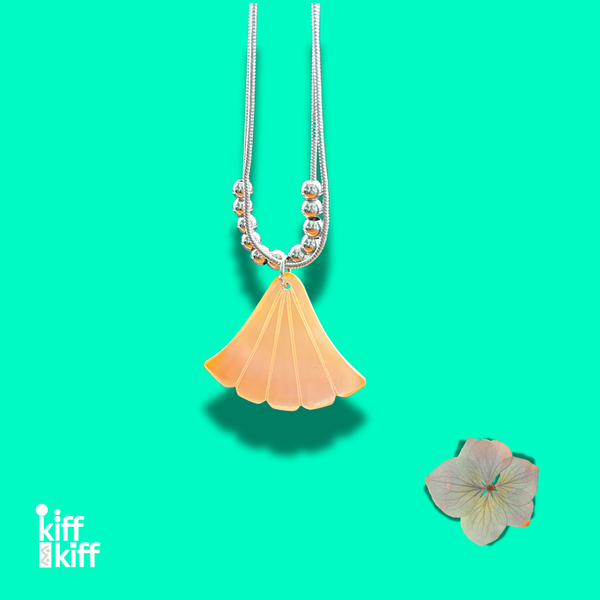 Collier petales de Fleur en Nacre