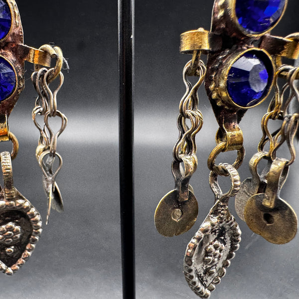 Boucles d'oreilles Kuchi afghanes, vue rapprochée