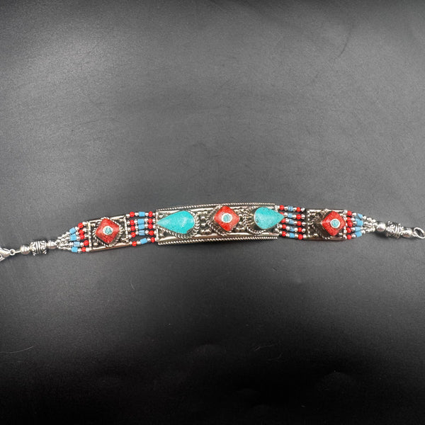 Bracelet artisanal Népal Katmandou, motifs traditionnels