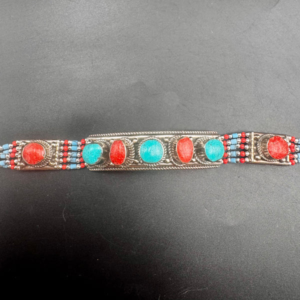 Bracelet artisanal Népal Katmandou, angle différent
