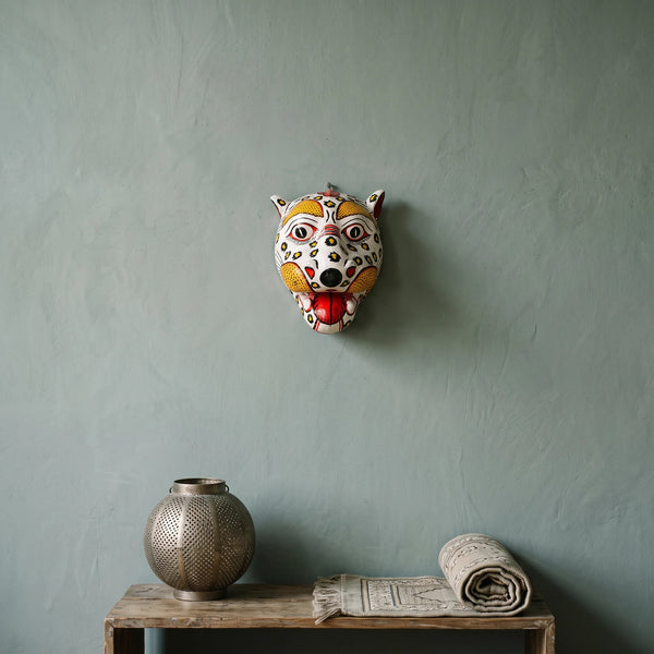 Masque indien Léopard blanc – Décoration murale artisanale – Papier mâché Odisha