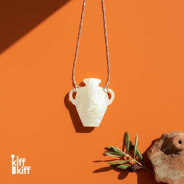 Collier Amphore en Nacre