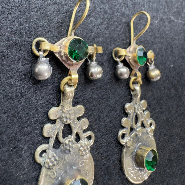Boucles d'oreilles Kuchi afghanes vertes, vue de profil