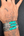 Bracelet ajustable Nuristan Afghanistan porté au poignet, perles turquoise rondes