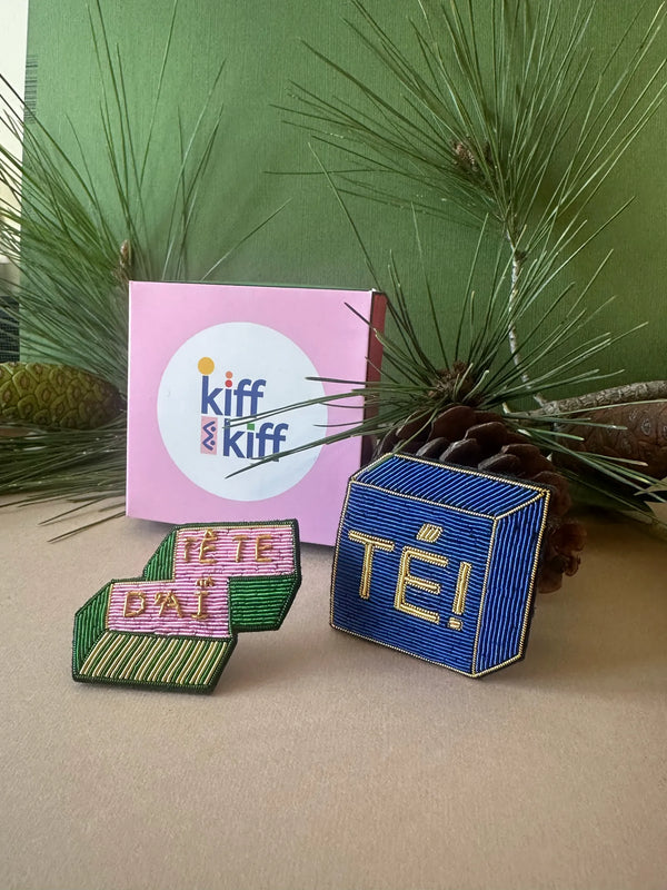 Broche TÉ !, gros plan artisanal