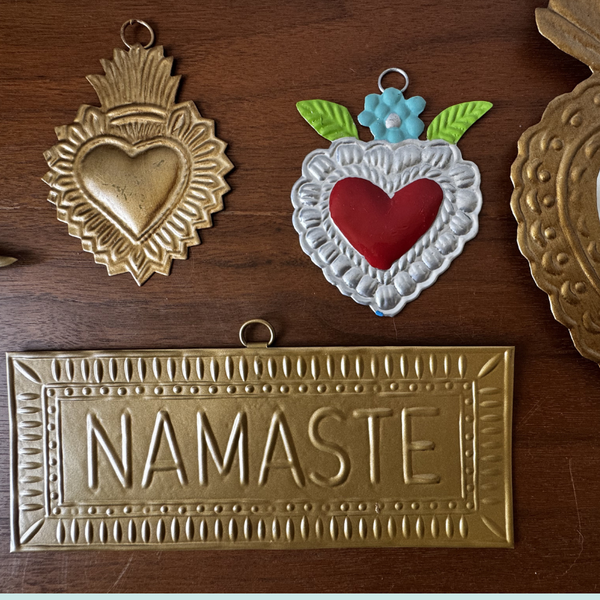 Plaque murale doré NAMASTE