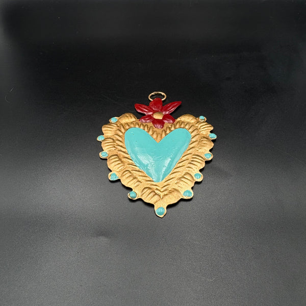Ex-voto Betty – Cœur sacré artisanal turquoise et doré à suspendre