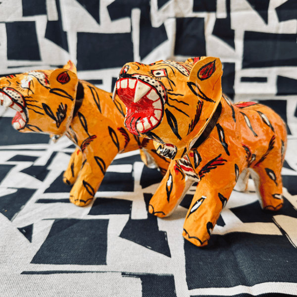 Statuette tigre articulée, détail de la tête