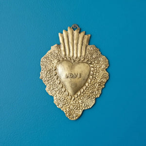 KIFF KIFF Freddy gold metal heart ex-voto wall decor with embossed LOVE inscription and floral detailing