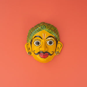 Grand masque mural KIFF KIFF représentant un visage d'homme hindou jaune avec une coiffe verte, fait main en Inde.