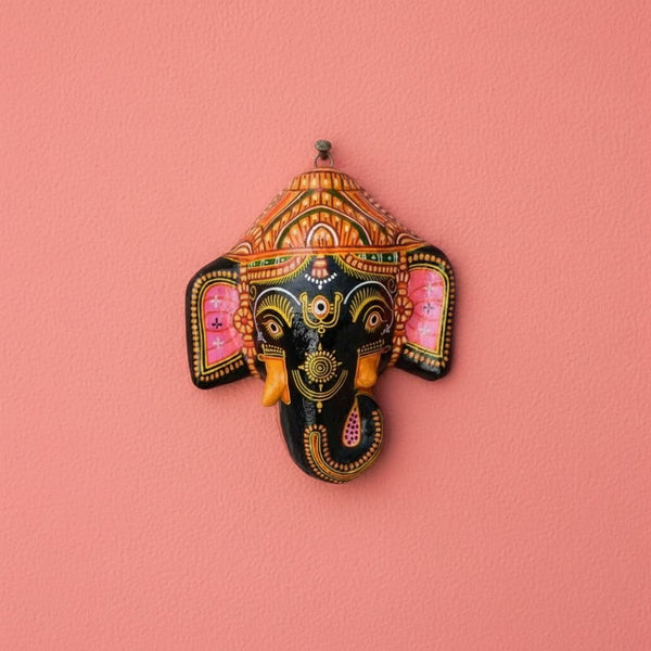 Masque mural Ganesh KIFF KIFF en papier mâché noir avec détails peints à la main, artisanat traditionnel d'Odisha