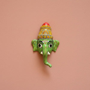 Masque mural KIFF KIFF Ganesh Vinayaka vert en papier mâché peint à la main avec détails décoratifs colorés