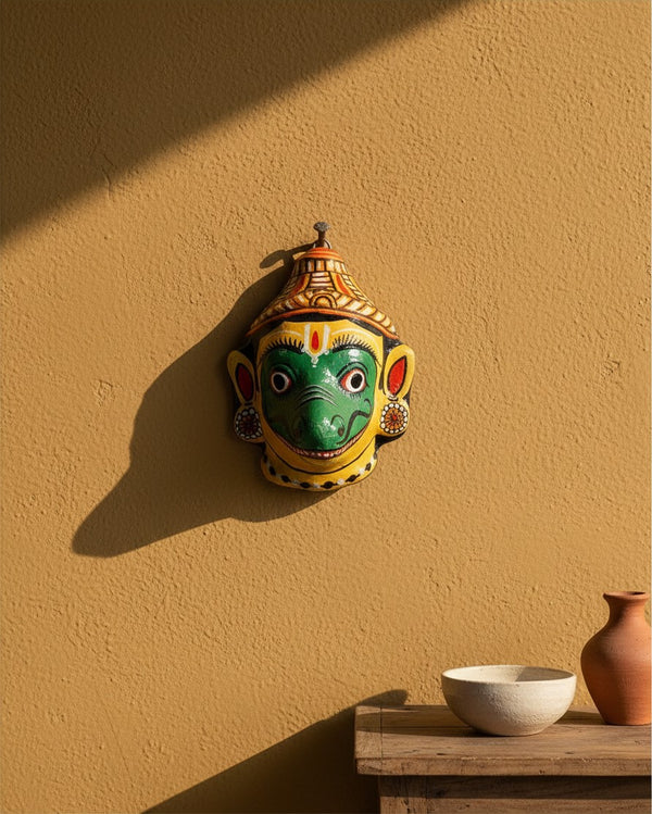 Masque mural indien Jambaban KIFF KIFF en papier mâché jaune et vert, pièce artisanale unique d'Odisha