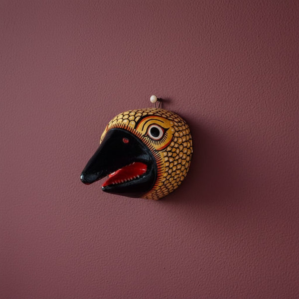 Masque mural KIFF KIFF Jatayu en papier mâché jaune moutarde avec un bec noir, artisanat traditionnel d'Odisha
