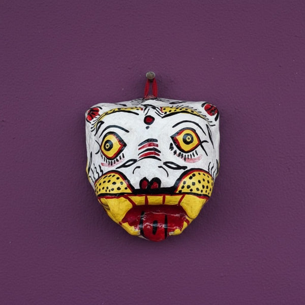 Masque mural KIFF KIFF en papier mâché représentant un tigre blanc artisanal d'Inde, format moyen