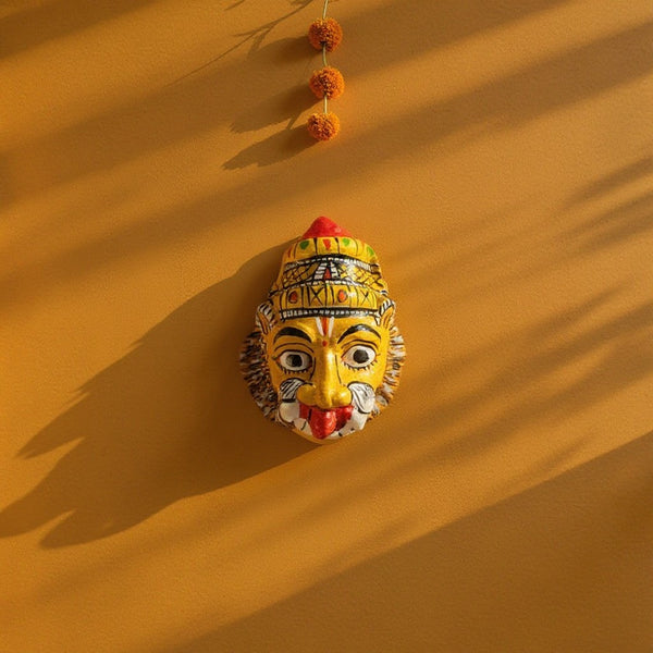 Masque mural artisanal KIFF KIFF de Narasimha Swami en papier mâché peint à la main, aux détails colorés et protecteurs