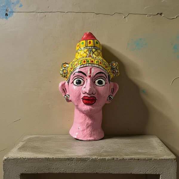 Statuette KIFF KIFF en papier mâché représentant une tête de femme hindoue rose peinte à la main avec coiffe traditionnelle