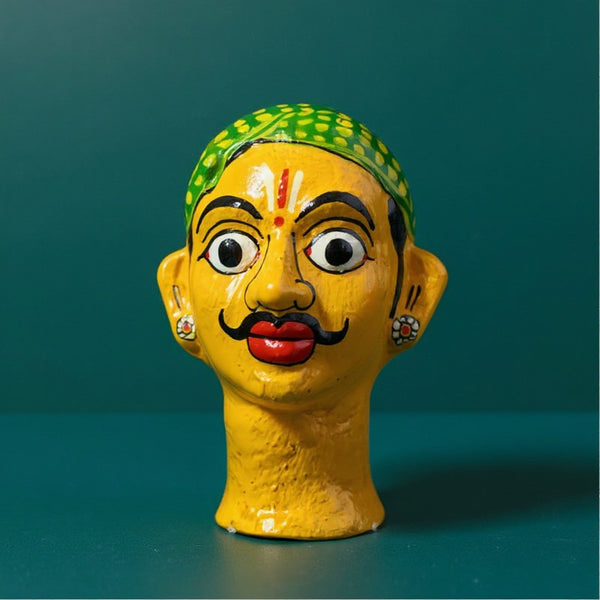 Statuette KIFF KIFF de tête d'homme hindou en papier mâché jaune peinte à la main avec turban vert et détails colorés