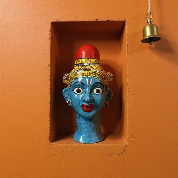 Statuette KIFF KIFF de visage de femme hindoue en papier mâché bleu peint à la main, style artisanal indien