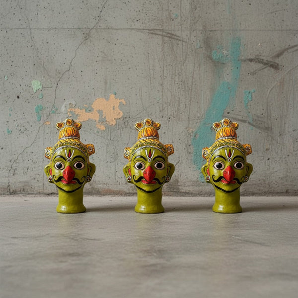 Trois statuettes Garuda vertes en papier mâché artisanal KIFF KIFF, figures mythiques indiennes peintes à la main