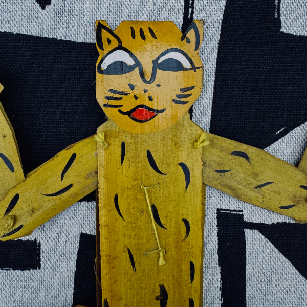 Marionnette tigre du Bengale, détail de la peinture à la main