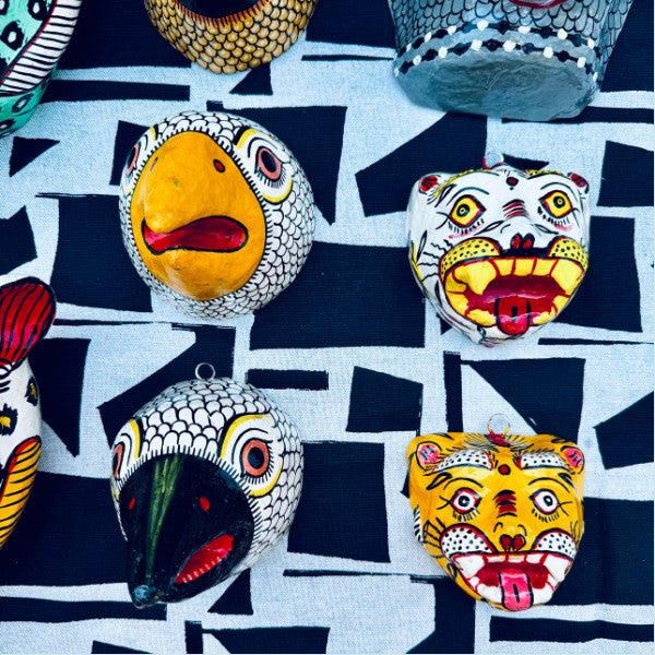 Masque Tigre blanc, détail artisanat papier mâché indien
