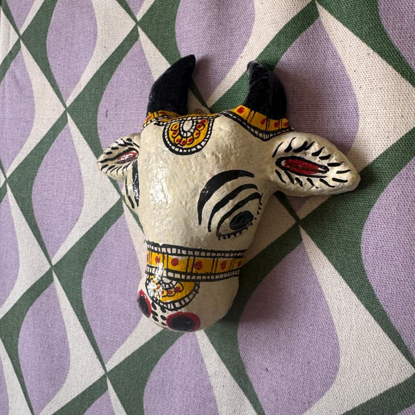 Mini masque de la vache sacrée blanche – 10 cm