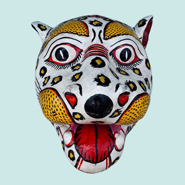 Masque indien Léopard blanc – Décoration murale artisanale – Papier mâché Odisha