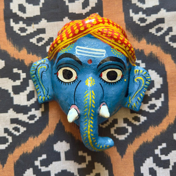 Masque mural Ganesh bleu en papier mâché artisanal KIFF KIFF, vue de face, artisanat indien
