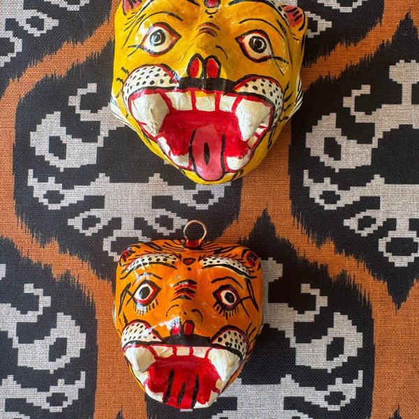 Masque Tigre orange format petit, vue de profil