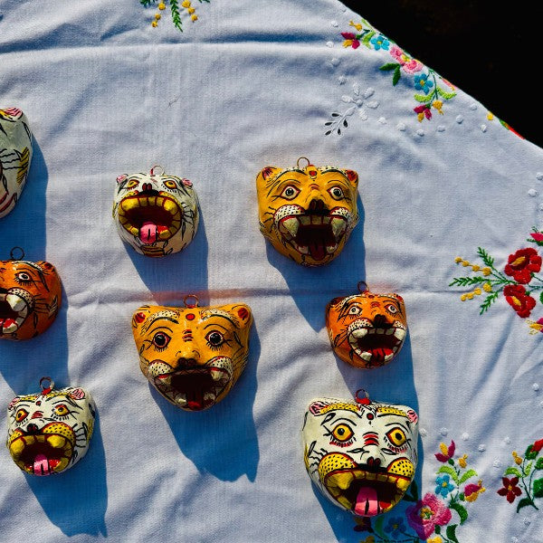 Masque Tigre orange, artisanat papier mâché Odisha