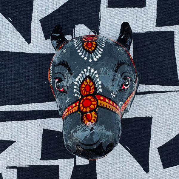 Masque mural vache sacrée en papier mâché artisanal, Odisha