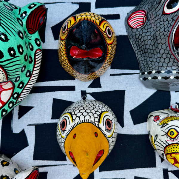 Masque indien Perroquet gris – Masque mural artisanal Inde