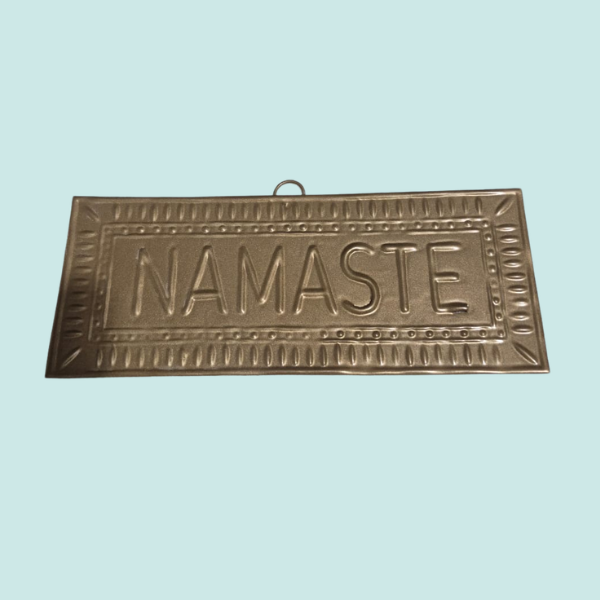 Plaque murale doré NAMASTE